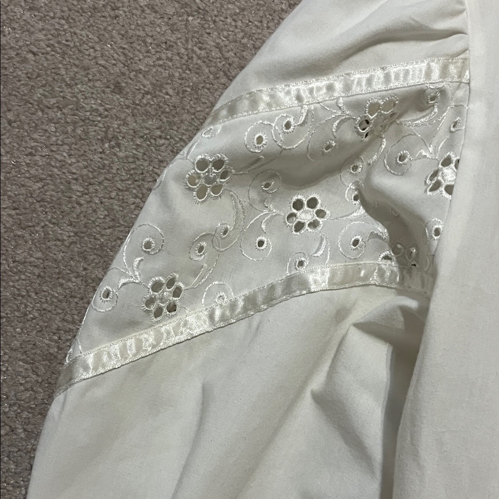 Vintage cotton White Blouse with Lace Details - Picture 5 of 8